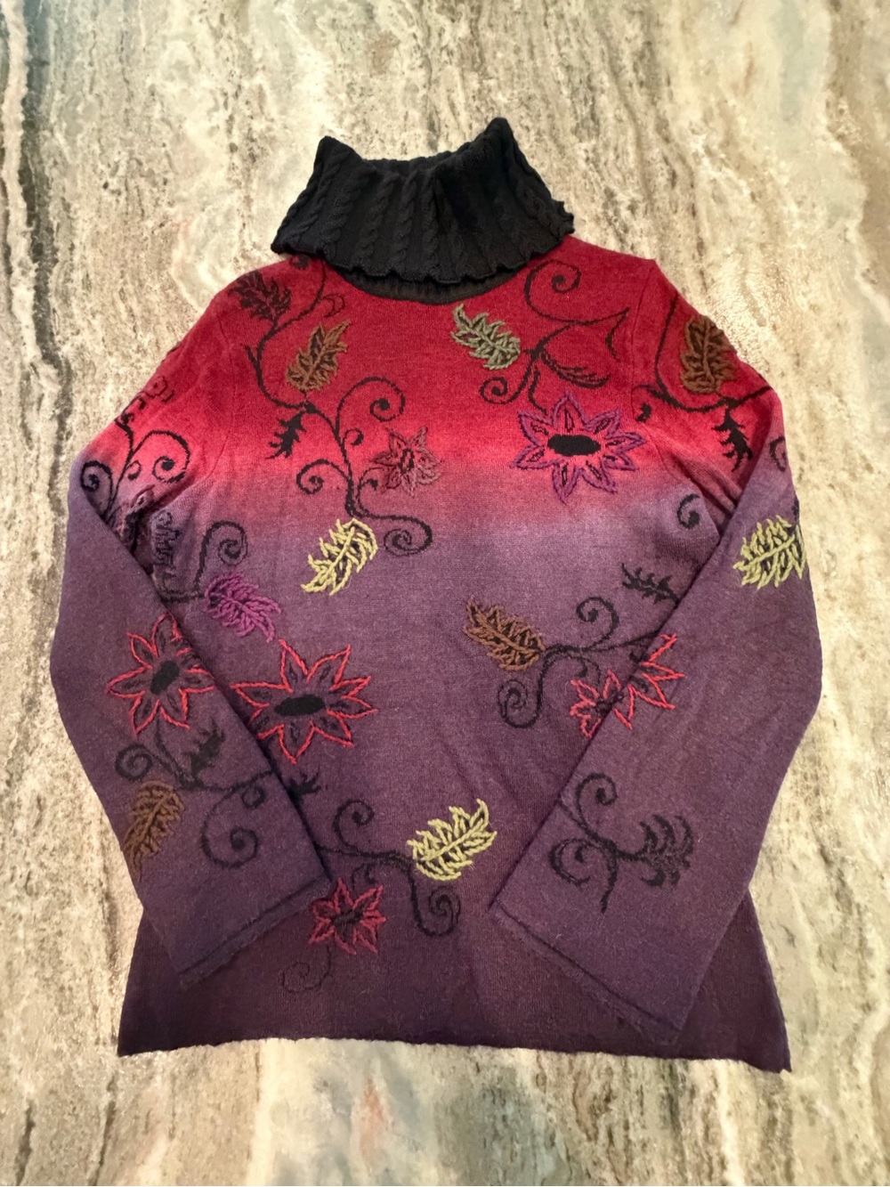 Caamano Ladies Sweater. Large. Ombre Embroidered Design. 100% Baby Alpaca